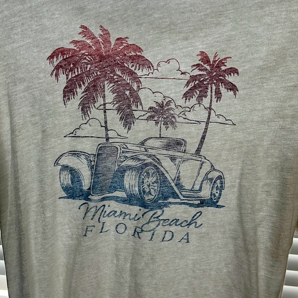Girls (m) size shirt from Aeropostale with tag.